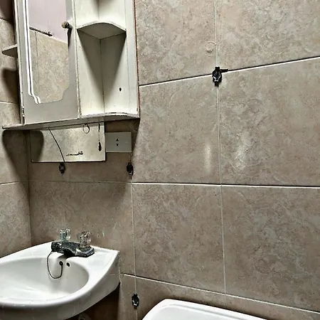 Rum i privatbostad Suites 1923 Downtown Center